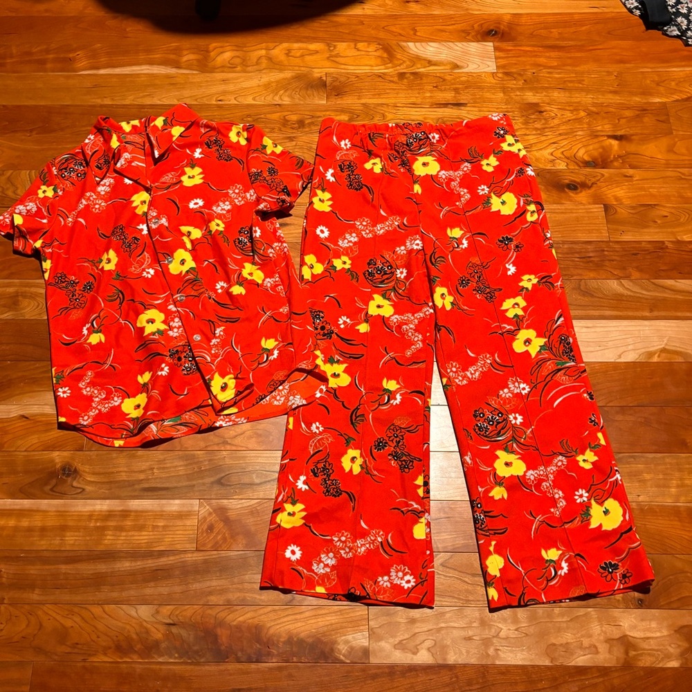 Vintage Floral shirt and pants. Size 4/6